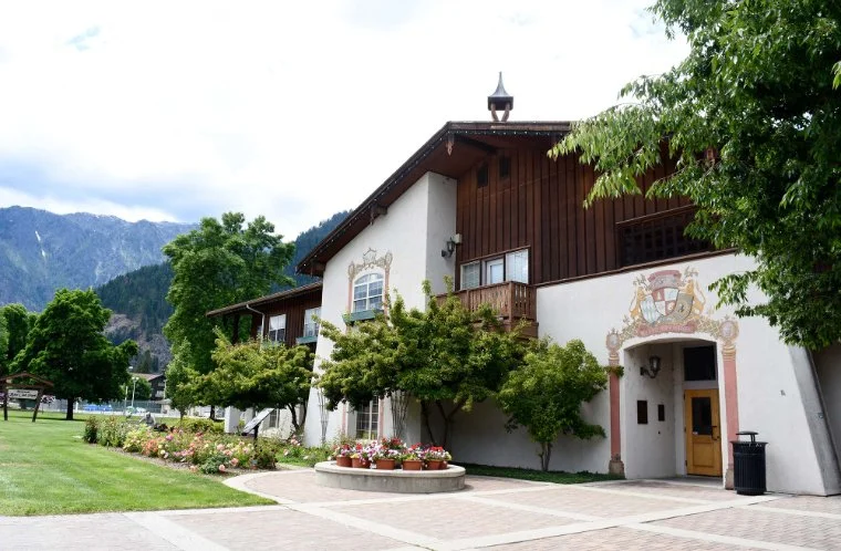   Leavenworth Library Exterior  